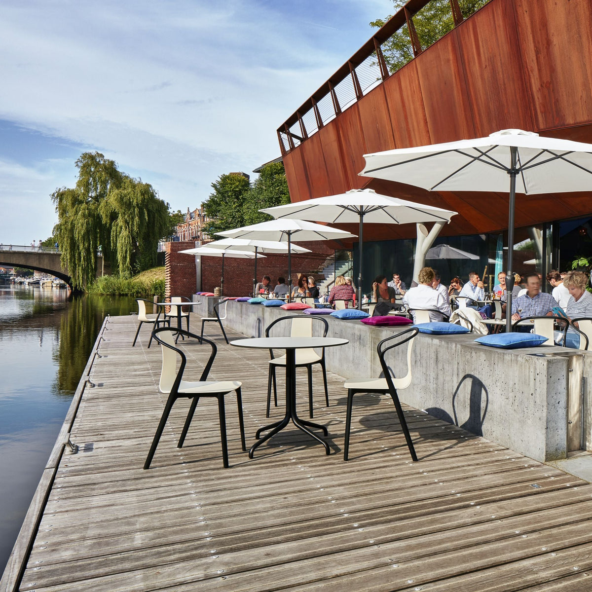 Vitra Belleville Table Bistrotisch rund oder eckig Indoor & Outdoor