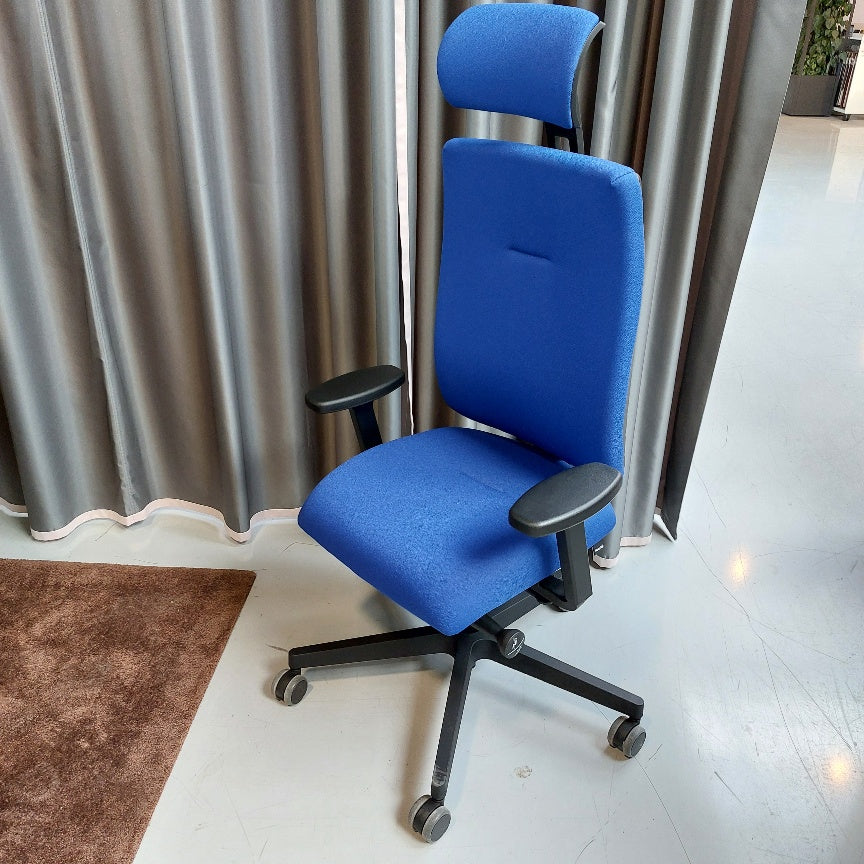 Nowy Styl X-LINE SWIVEL CHAIR Drehstuhl mit Polsterrücken, Armlehnen und Kopfstütze