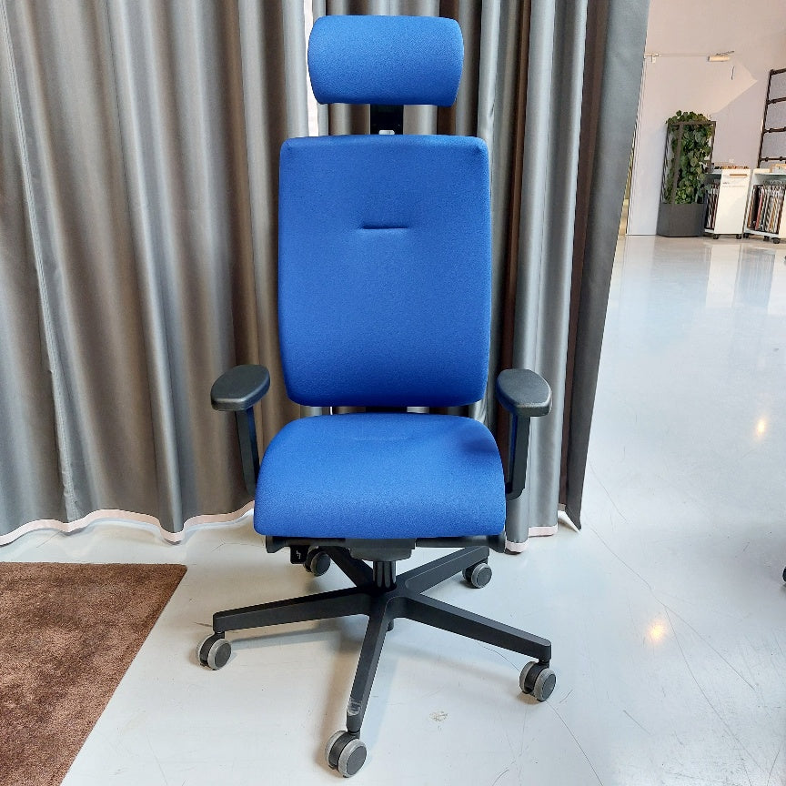 Nowy Styl X-LINE SWIVEL CHAIR Drehstuhl mit Polsterrücken, Armlehnen und Kopfstütze