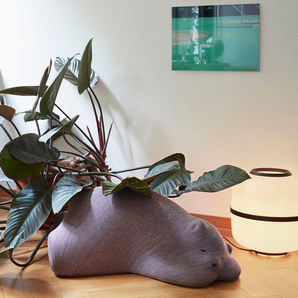 Vitra Resting Bear Hocker Dekoobjekt mauve