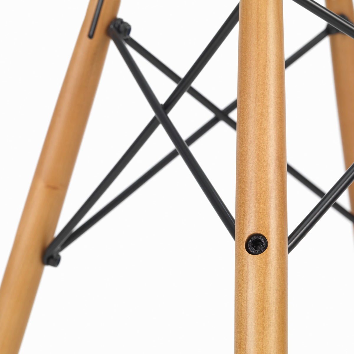 Vitra Eames Plastic Armchair DAW RE Ahorn gelblich Kunststoff recycelt