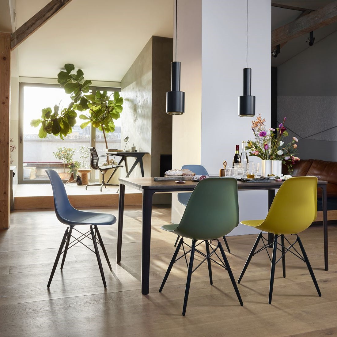Vitra Eames Plastic Side Chair DSW RE Ahorn schwarz Kunststoff recycelt