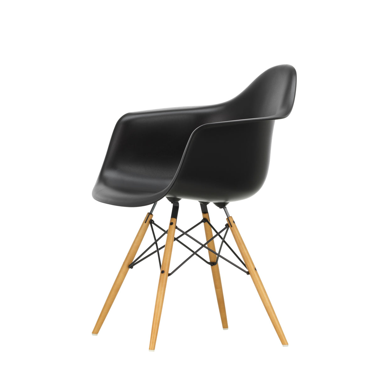 Vitra Eames Plastic Armchair DAW RE Ahorn gelblich Kunststoff recycelt
