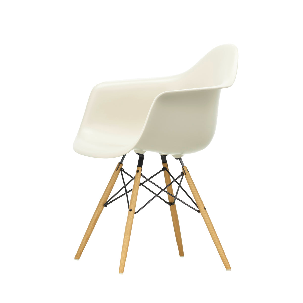 Vitra Eames Plastic Armchair DAW RE Esche honigfarben Kunststoff recycelt