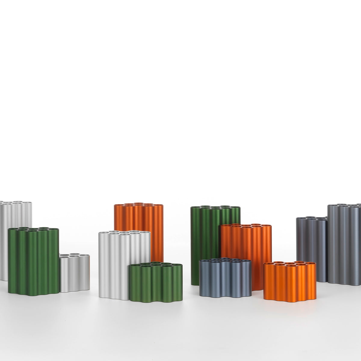 Vitra Nuage Vase métallique medium – Designvase mit skulpturalem Charakter