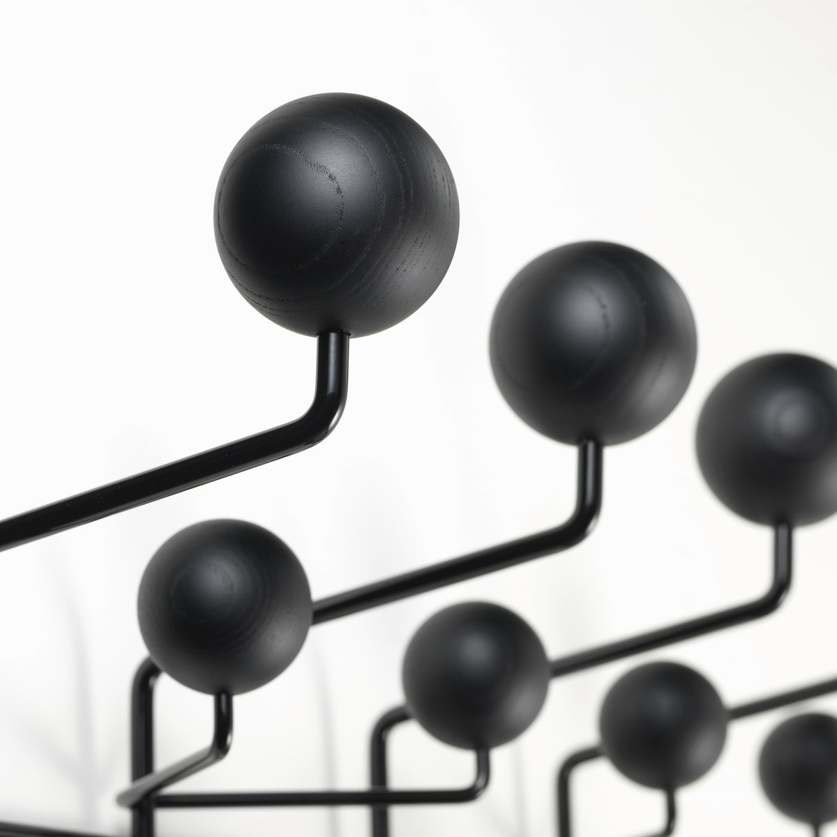Vitra Eames Hang it all Wandgarderobe Esche schwarz
