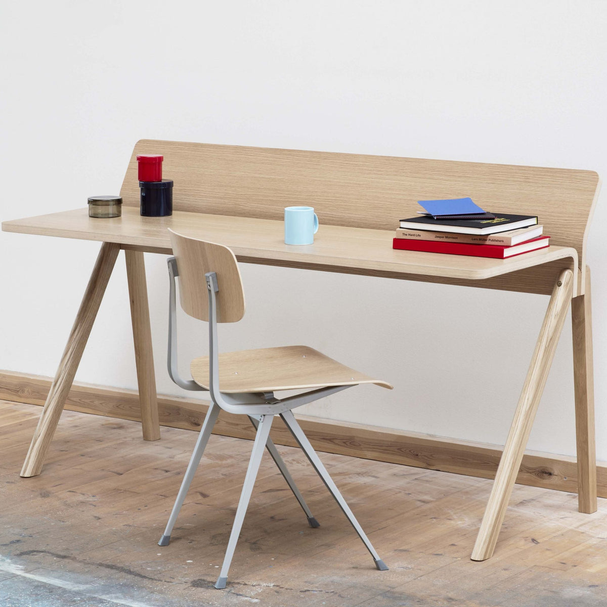 Hay Result Chair 4-Fuß-Stuhl Sitz & Rücken Sperrholz Eiche Stahlgestell