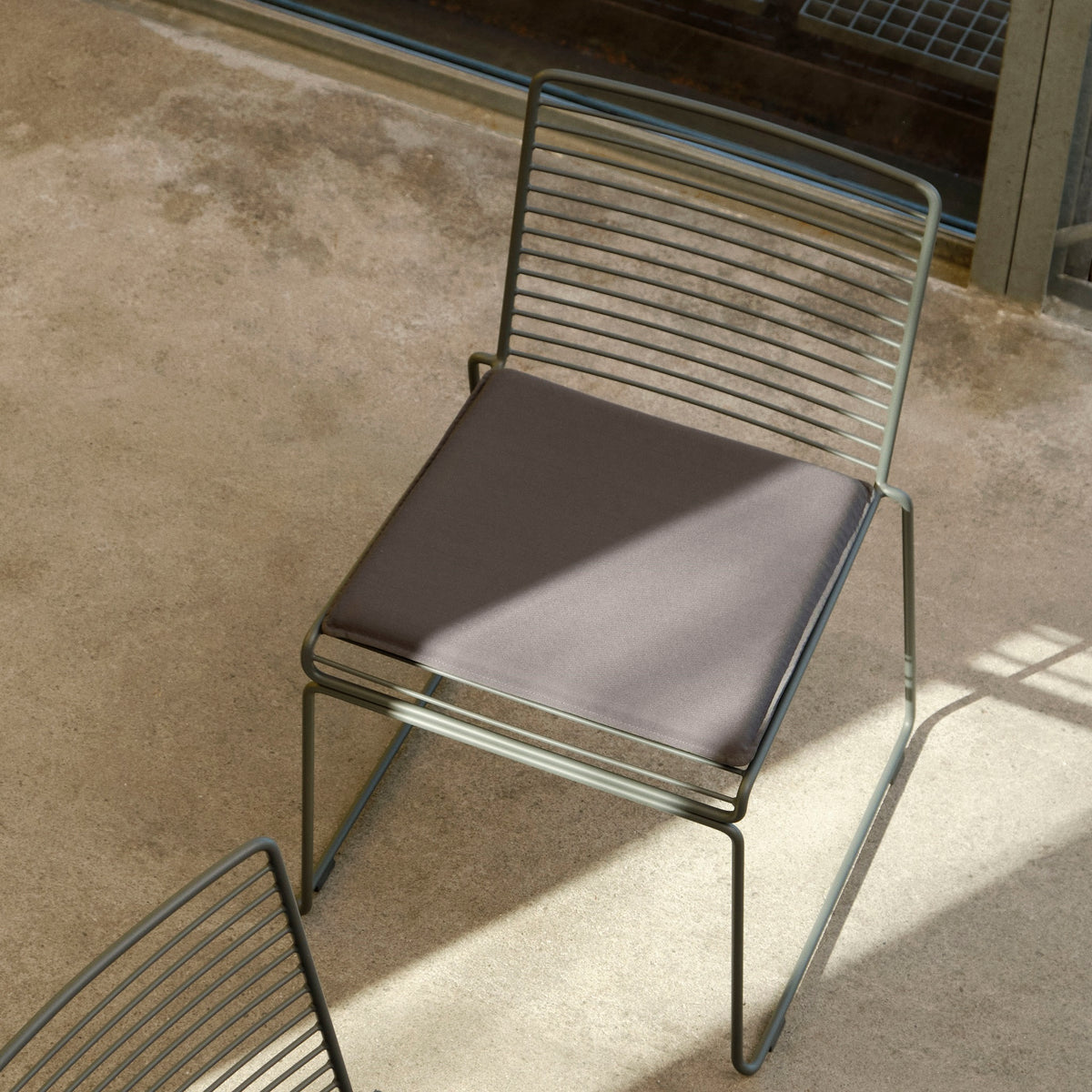 Hay Hee Dining Chair Stuhl Stahl In- & Outdoor 2er Set stapelbar