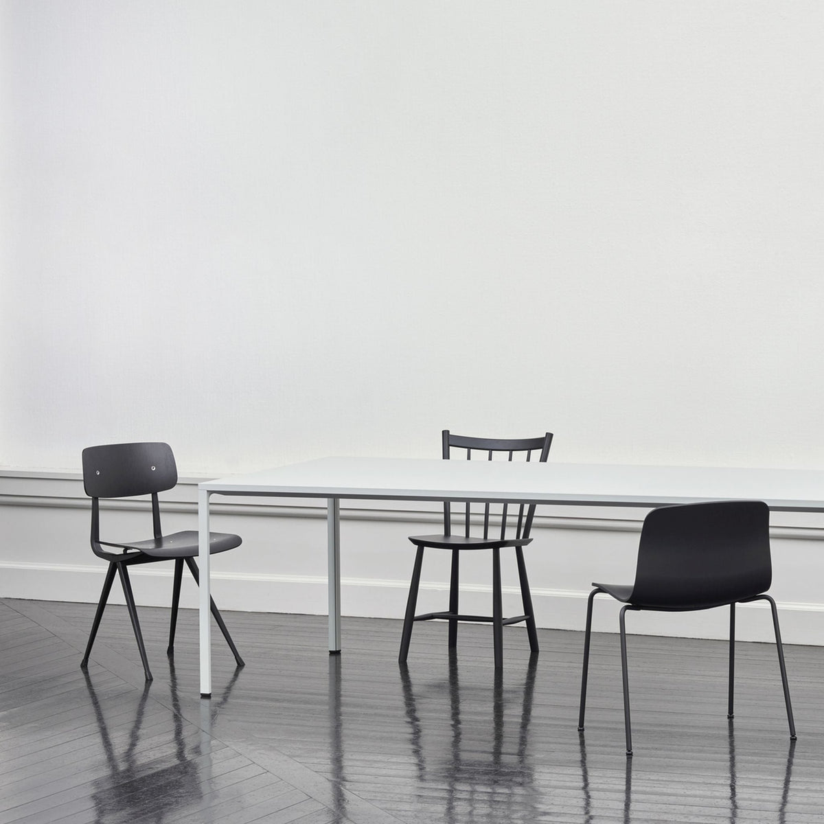 Hay Result Chair 4-Fuß-Stuhl Sitz & Rücken Sperrholz Eiche Stahlgestell