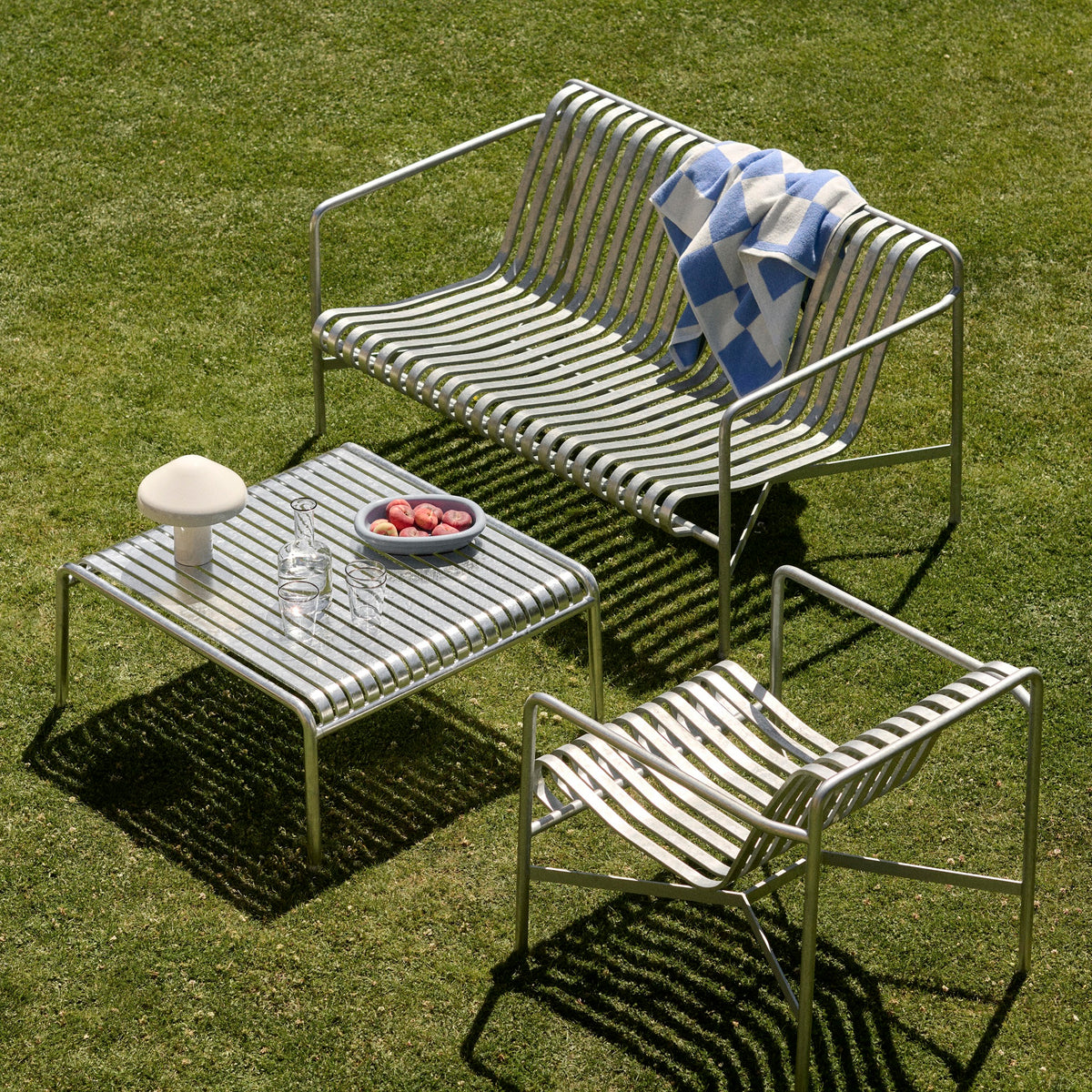 HAY Palissade Low Table Outdoor-Tisch niedrig Stahl 86 x 81 x H 38 cm
