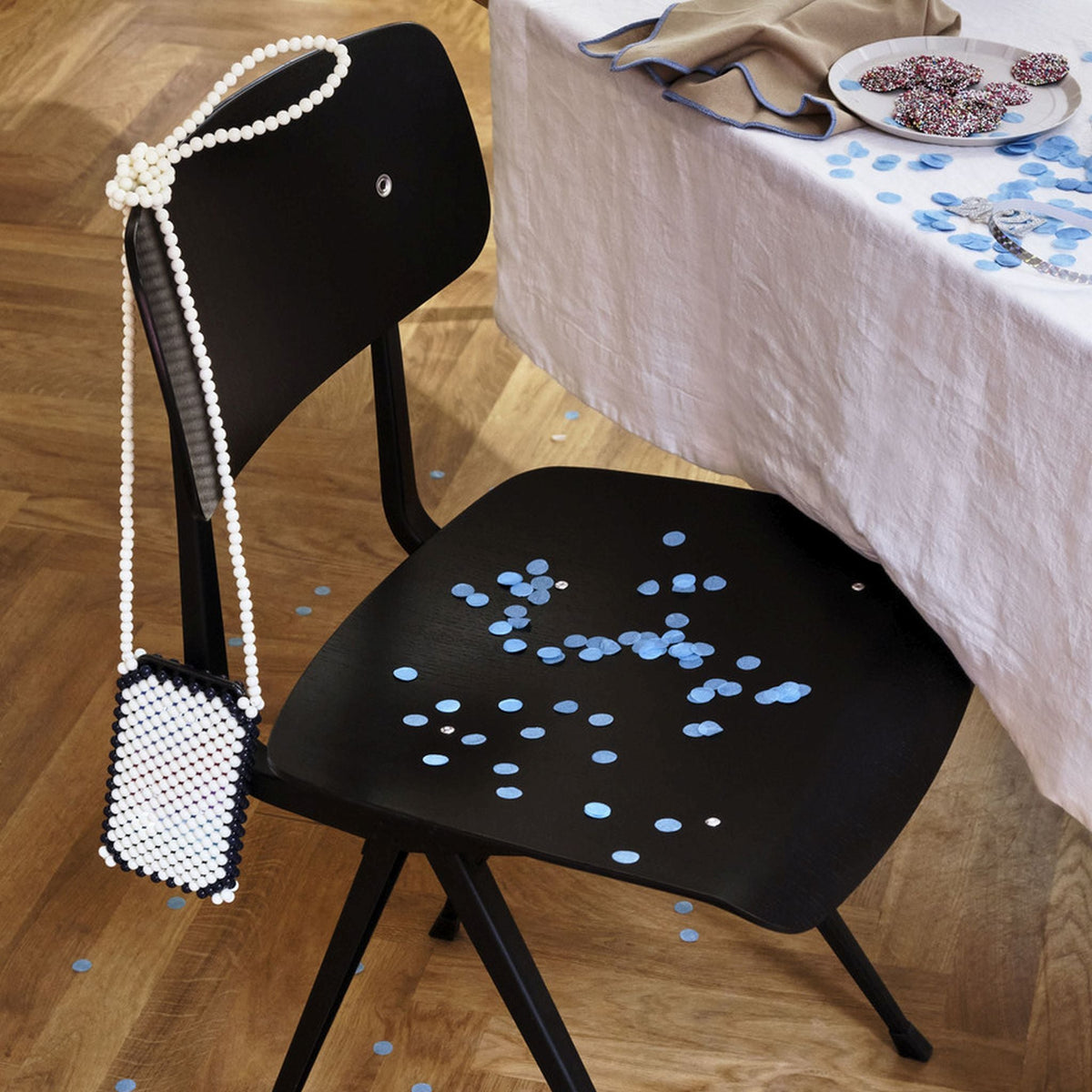 Hay Result Chair 4-Fuß-Stuhl Sitz & Rücken Sperrholz Eiche Stahlgestell