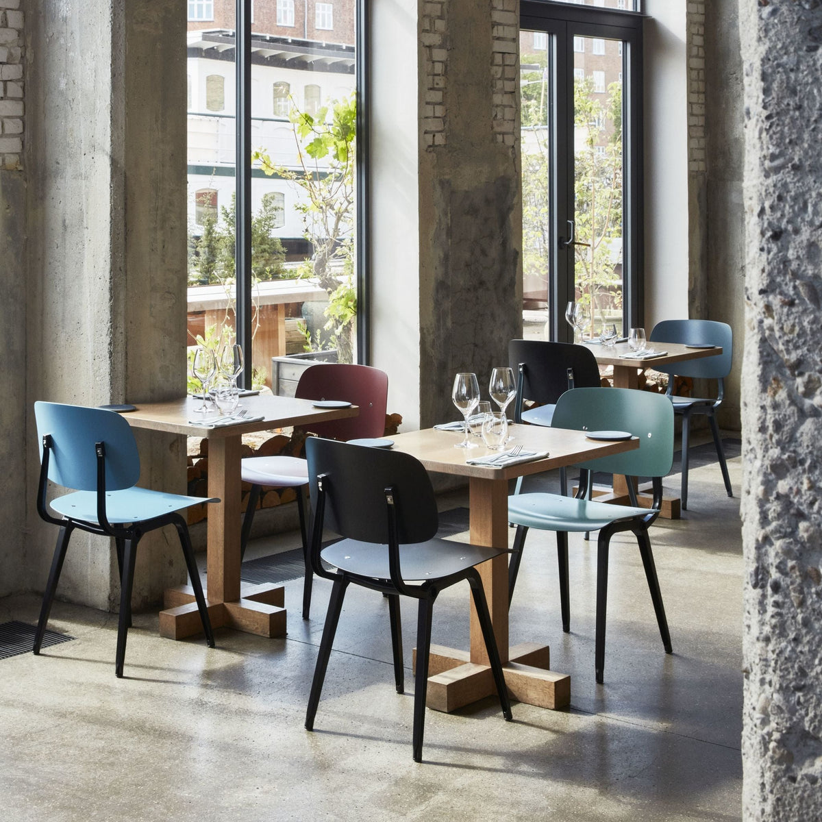 Hay Revolt Chair 4-Fuß-Stuhl Sitz & Rücken ABS-Kunststoff Stahlgestell