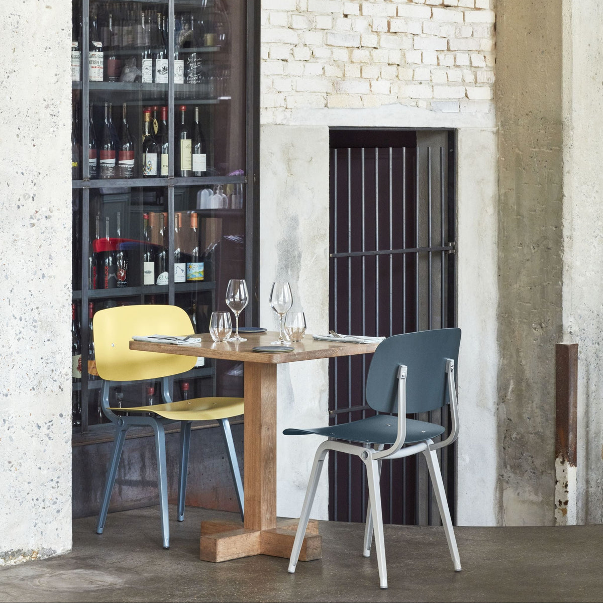 Hay Revolt Chair 4-Fuß-Stuhl Sitz & Rücken ABS-Kunststoff Stahlgestell