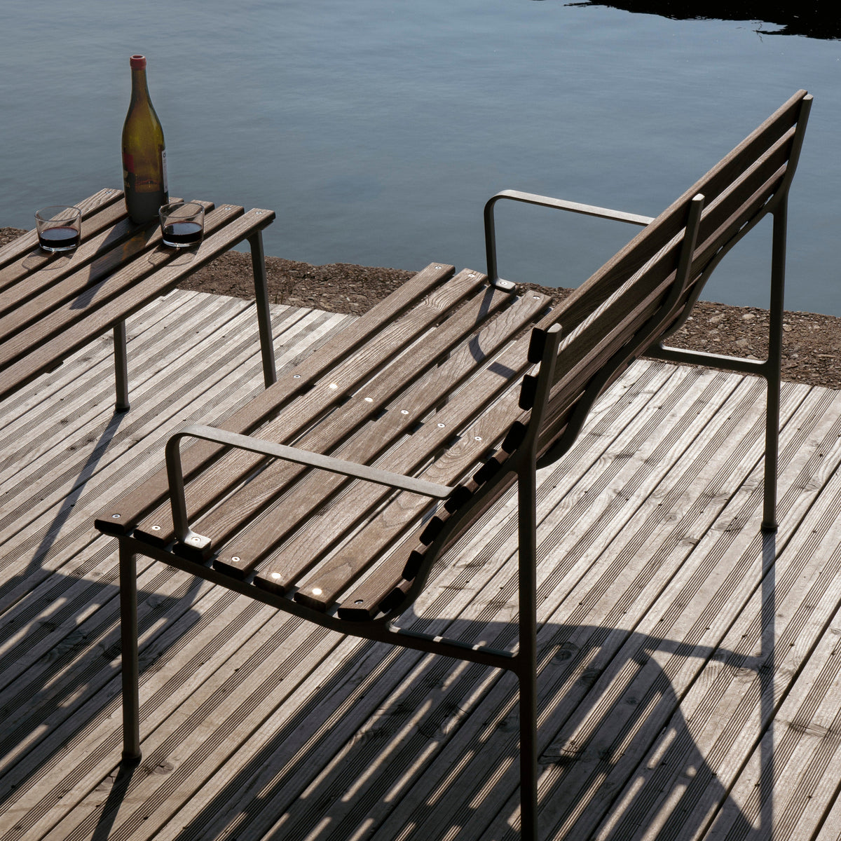 HAY Traverse Lounge Bench Outdoor Bank mit Armlehne Esche geölt / Aluminium