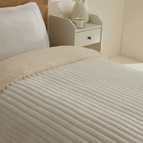 Karaca Stripe Sherpa Witte Deken 150x200