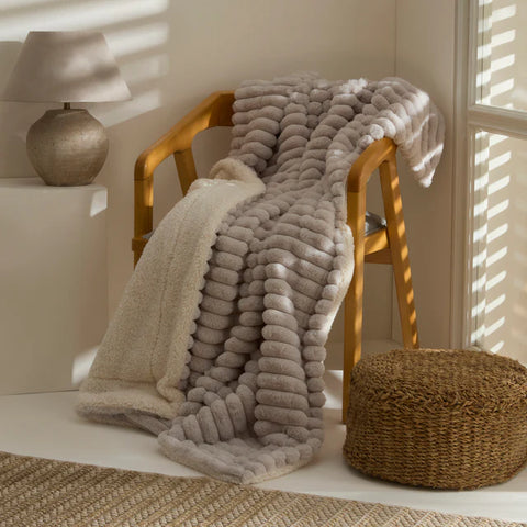 Karaca Stripe Sherpa Grijze Deken 130x150