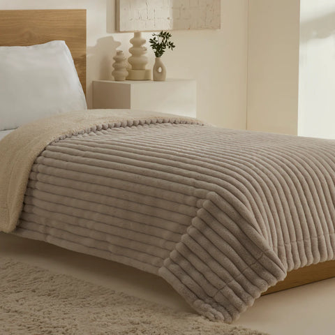 Karaca Stripe Sherpa Grijze Deken 150x200