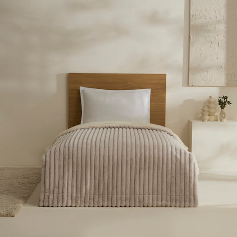 Karaca Stripe Sherpa Grijze Deken 150x200