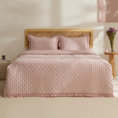Fiona Bedspread Set Powder Pink 230x240 cm + 2 (50x70) cm