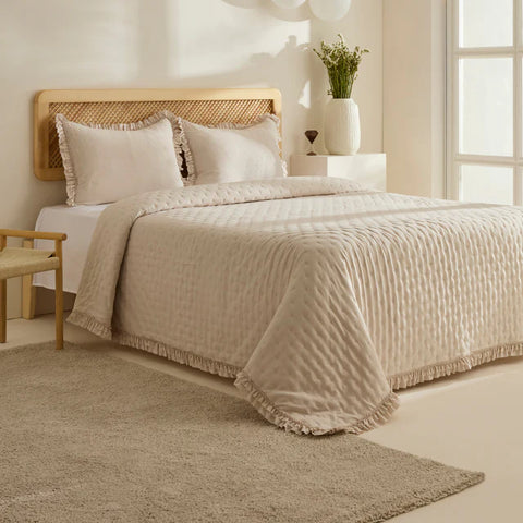 Fiona Sprei Set Beige 230x240 cm + 2 Stuks (50x70 cm)