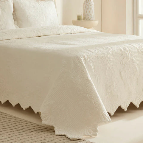 Camille Sprei Set Ecru 230x240 cm + 2 (50x70 cm)