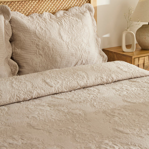 Camille bedsprei set beige 230x240 cm + 2 (50x70 cm)
