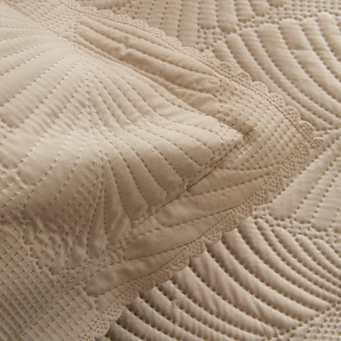 Leaf Beddensprei Set Beige 230x240 cm + 2 (50x70 cm)