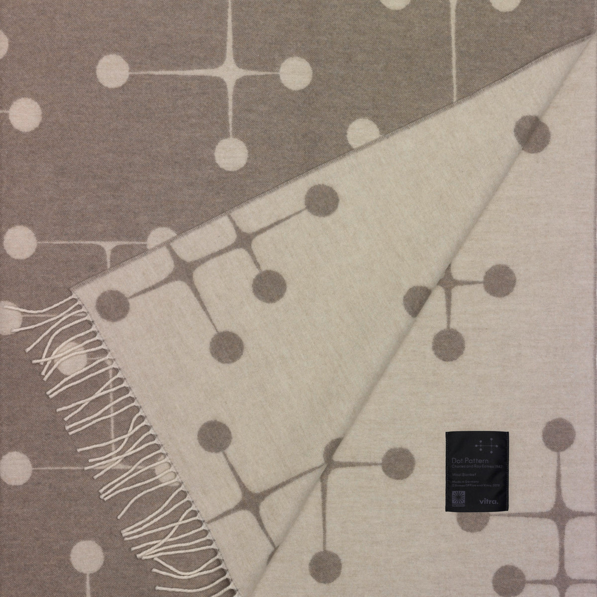 Vitra Eames Wool Blanket Dot Pattern Wolldecke taupe beige gepunktet