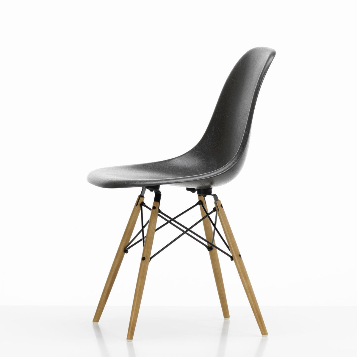 Vitra Eames Fiberglass Side Chair 4 Gestellvarianten & Sitzpolster optional