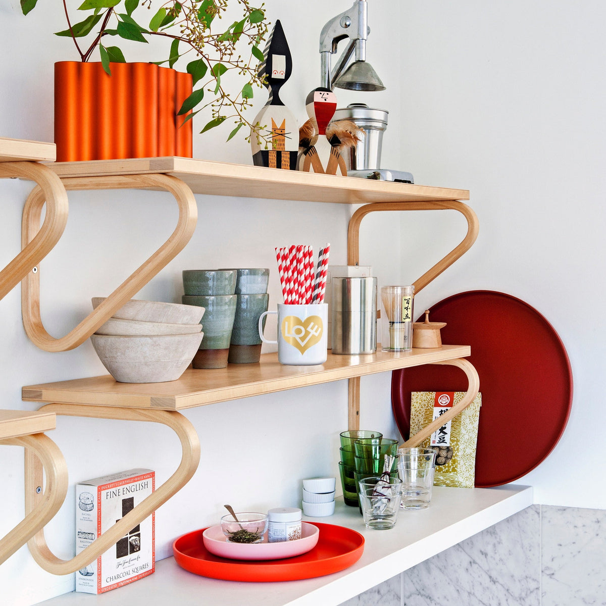 Vitra Trays im 3er-Set funktionale Tabletts Kunststoff 3farbig stapelbar