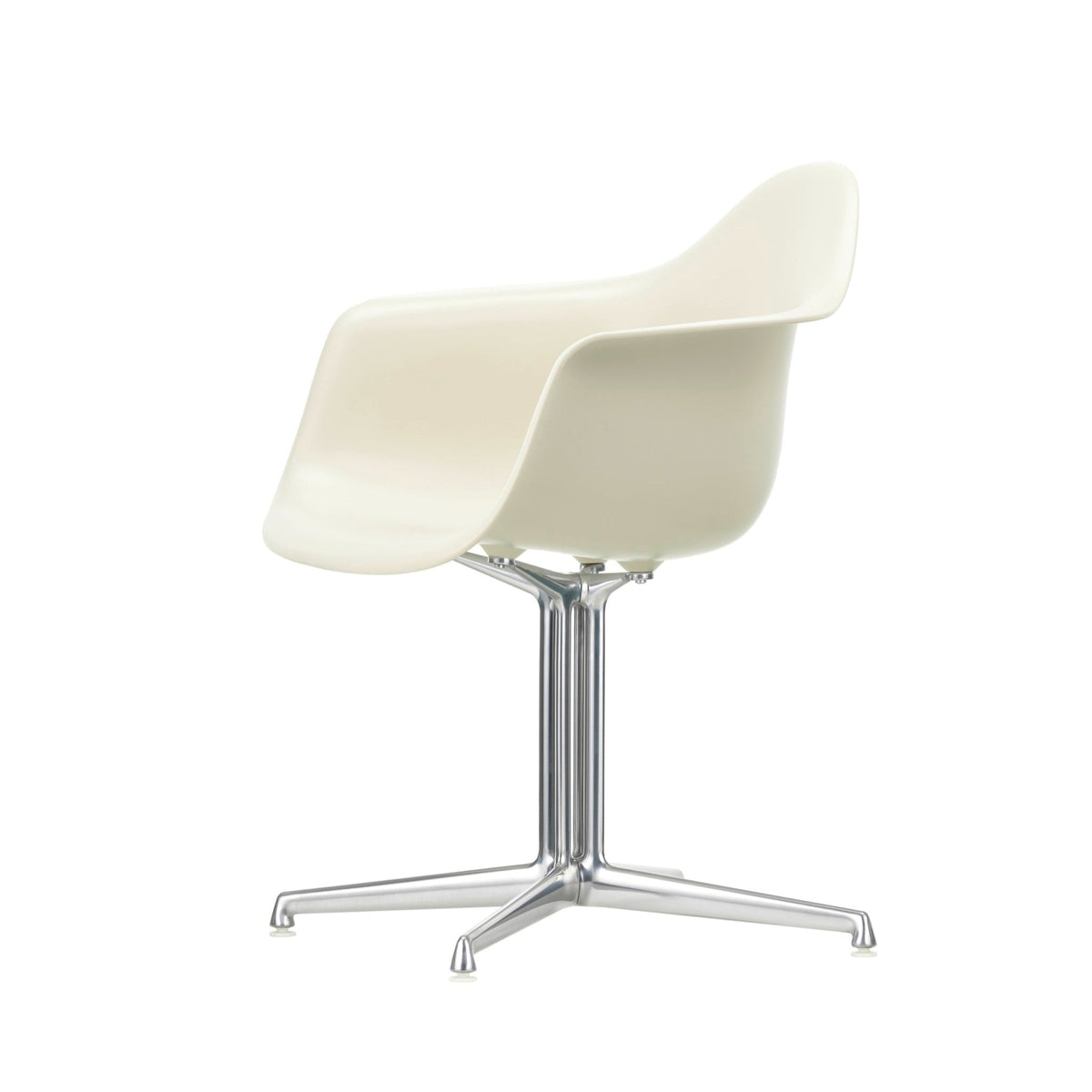 Vitra Eames Plastic Armchair DAL RE recycelter Kunststoff La Fonda Base