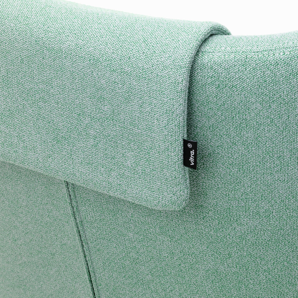 Vitra Grand Repos Loungesessel drehbar mit Panchina Ohrensessel & Bank