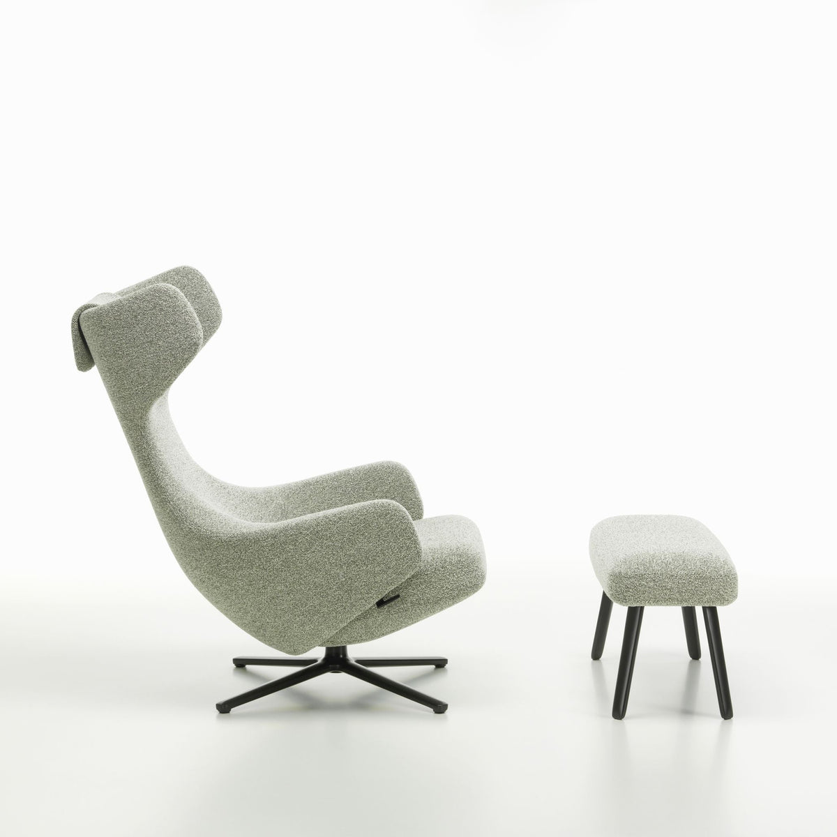 Vitra Grand Repos Loungesessel drehbar mit Panchina Ohrensessel & Bank
