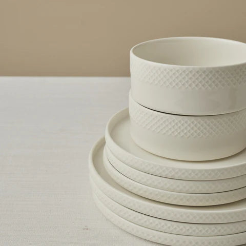 Karaca Salvare Diamond 18-Delig Bone China Serviesset Voor 6 Personen, Wit