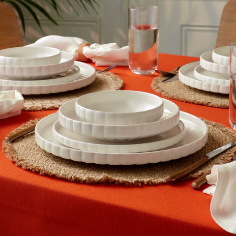Karaca Stream Bone China Pumpkin 24-delig serviesset voor 6 personen, Wit