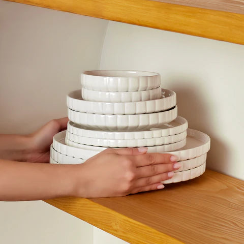 Karaca Stream Bone China Pumpkin 24-delig serviesset voor 6 personen, Wit