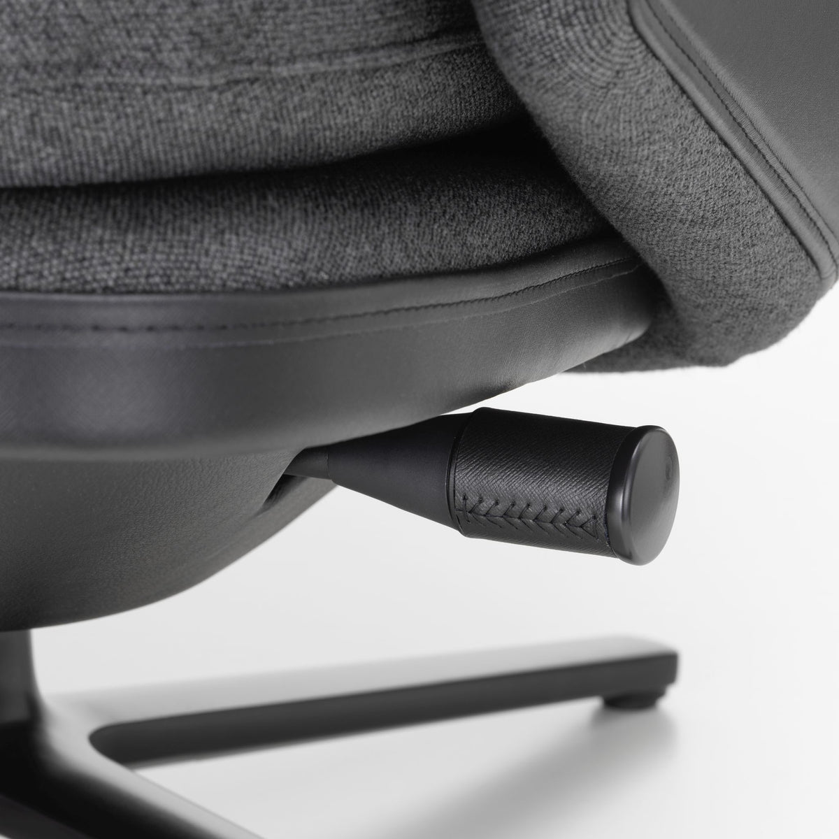 Vitra Grand Relax Loungesessel drehbar hoher Sessel einzeln Synchronmechanik