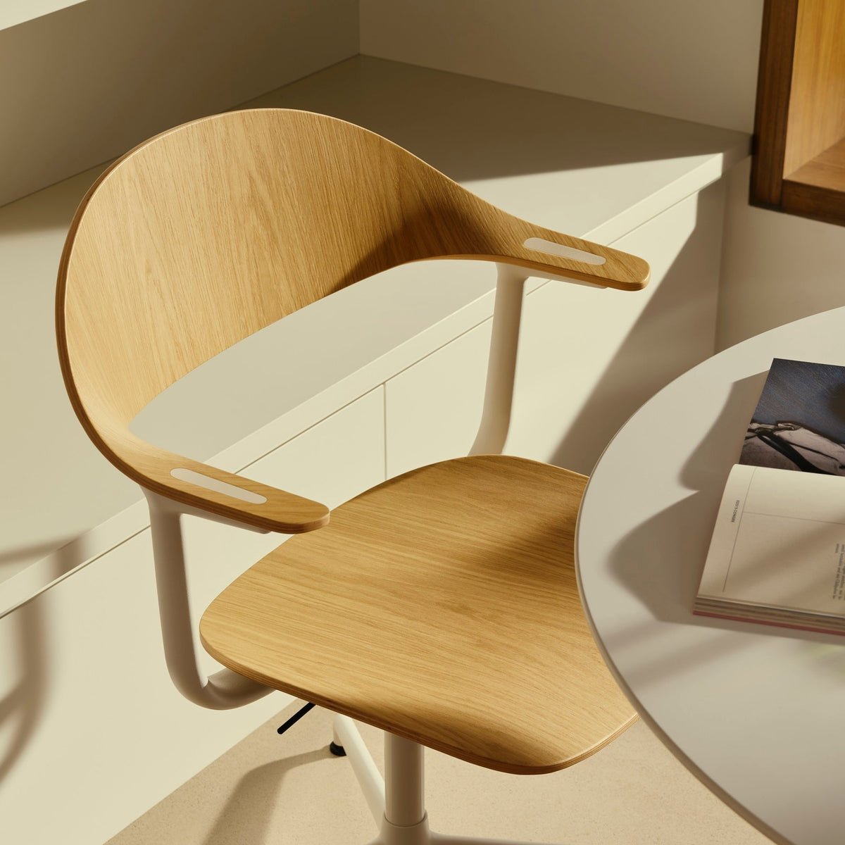 Vitra Mynt Bürostuhl Plywood Sitz & Rücken Formsperrholz