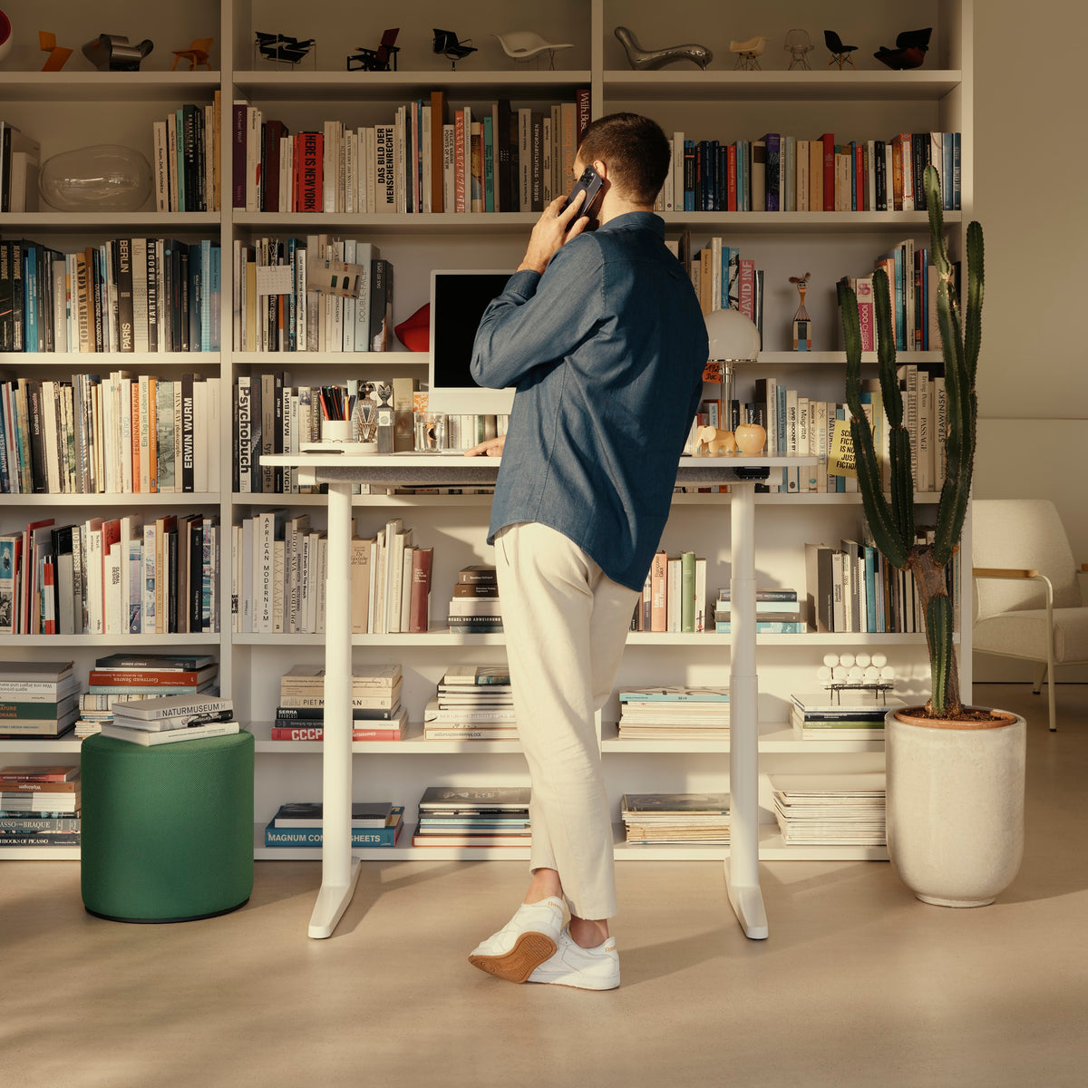 Vitra Tyde 2 Home Desk elektromotorischer Steh-Sitz Homeoffice Schreibtisch