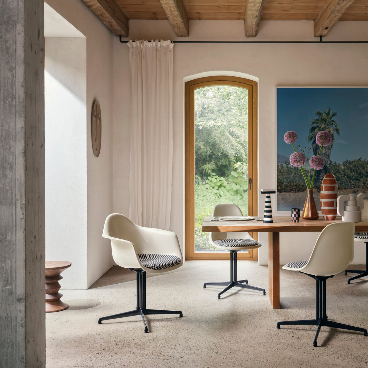 Vitra Eames Plastic Armchair DAL RE recycelter Kunststoff La Fonda Base