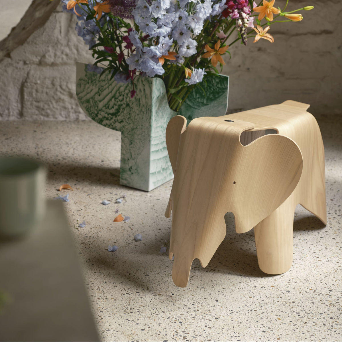 Eames Elephant Plywood Echtholz Hocker Sitzobjekt Nussbaum / Kastanie