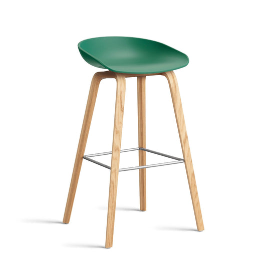 Hay AAS 32 Barhocker – Sitz Kunststoff recycelt Gestell Eiche/Nussbaum
