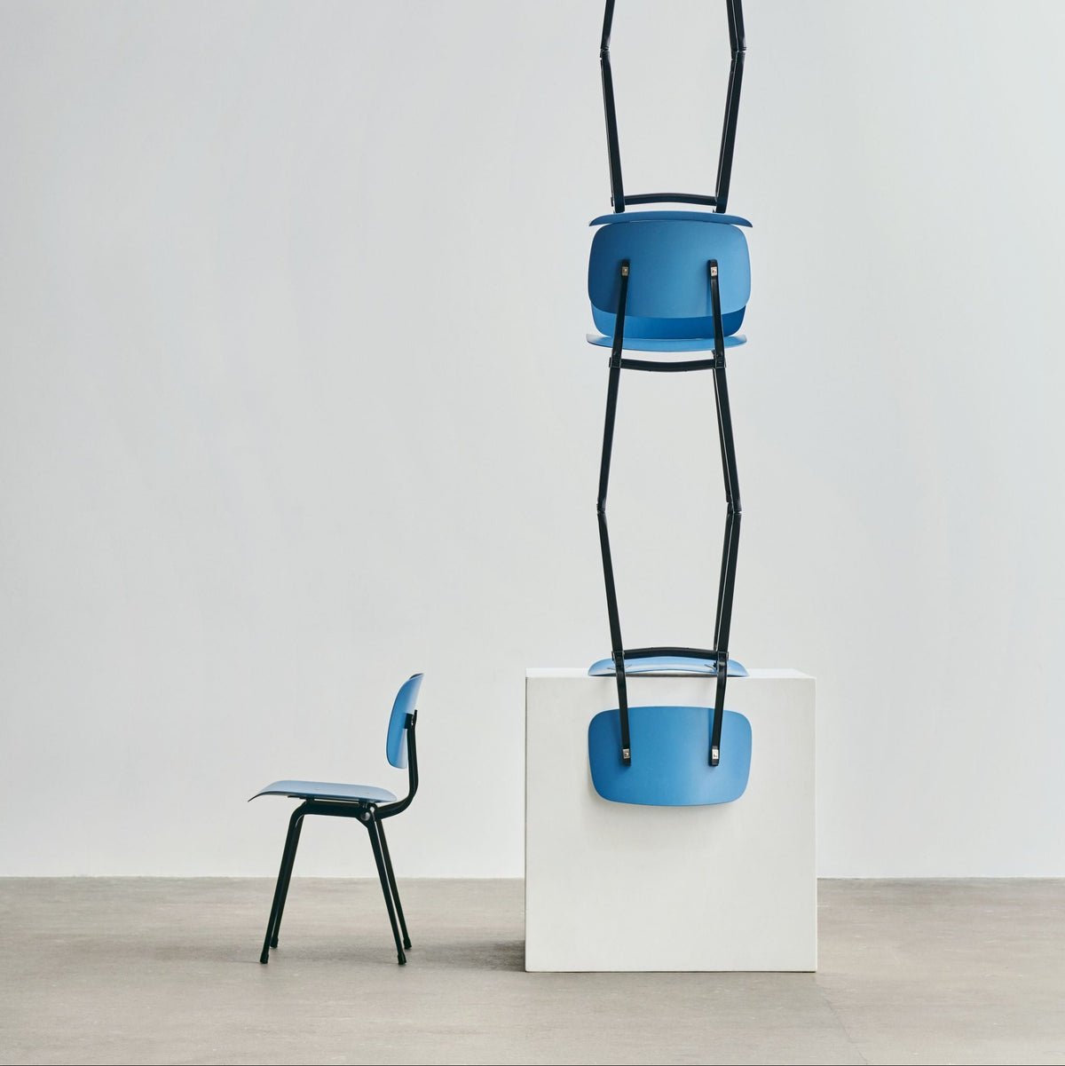 Hay Revolt Chair 4-Fuß-Stuhl Sitz & Rücken ABS-Kunststoff Stahlgestell