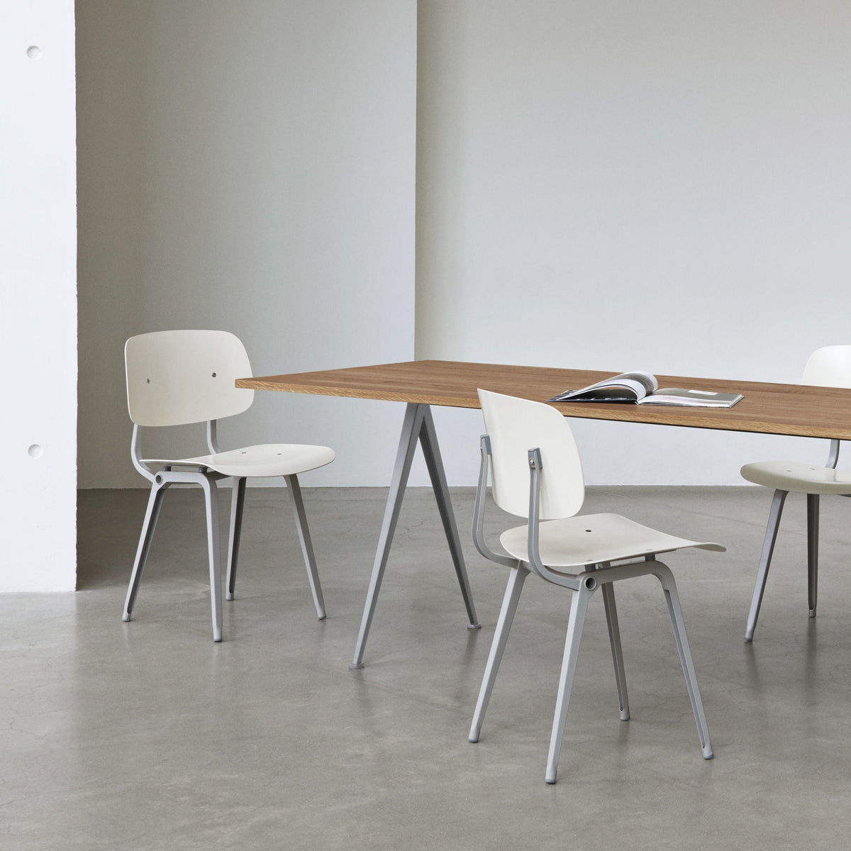 Hay Revolt Chair 4-Fuß-Stuhl Sitz & Rücken ABS-Kunststoff Stahlgestell