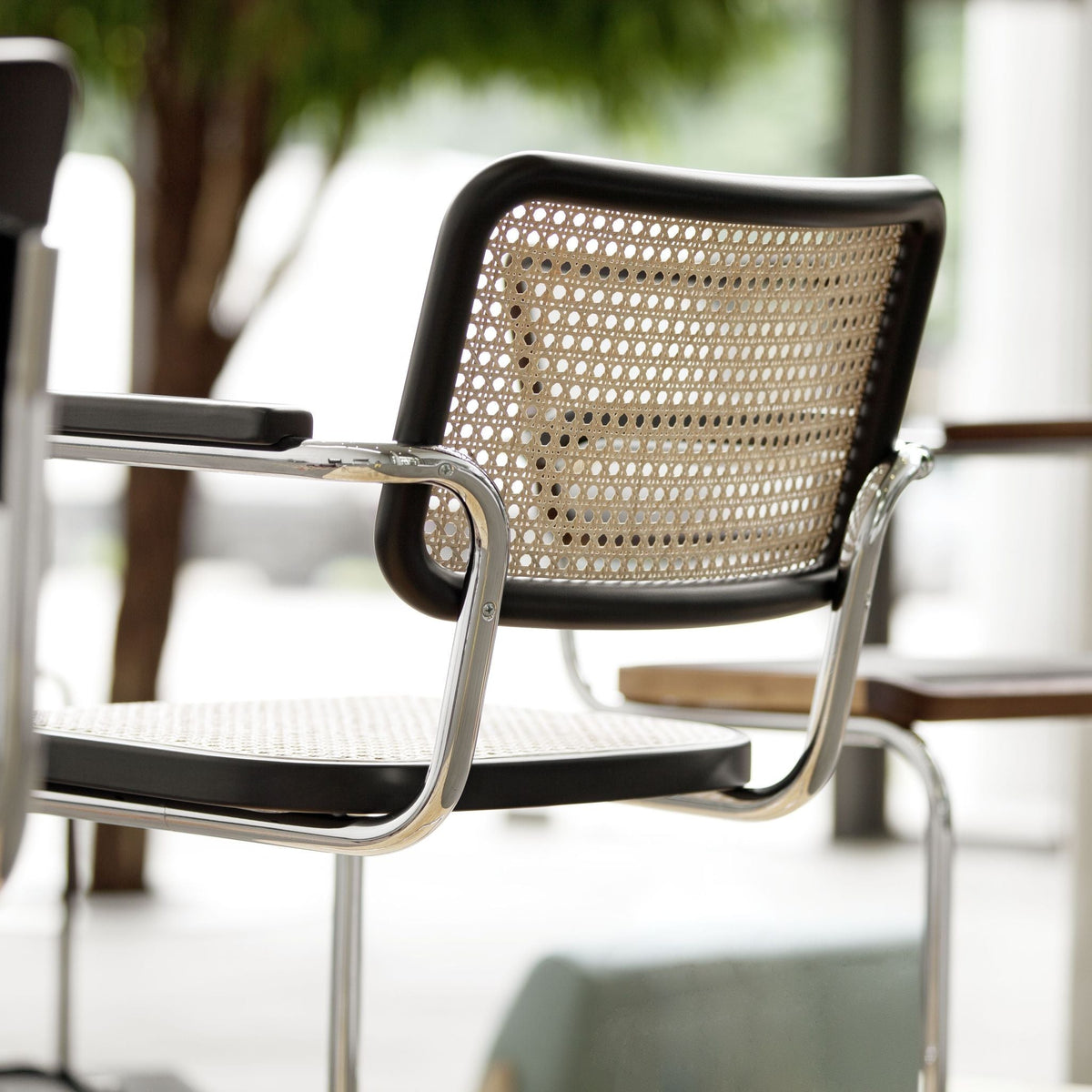 Thonet S 64 V Freischwinger Stuhl mit Armlehnen Sitz & Rücken Rohrgeflecht